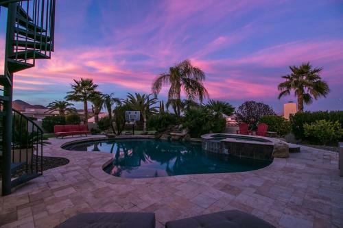 Luxury Contemporary Sanctuary W Pool And Views