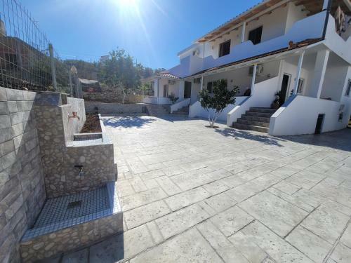 Hostal Guesthouse Veliaj