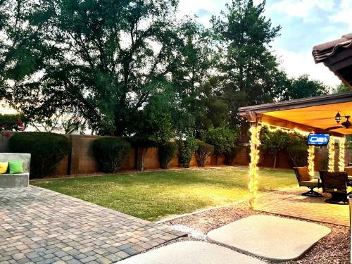 Resort Style Desert Oasis, Pool, Golf, Billiards & Ping Pong