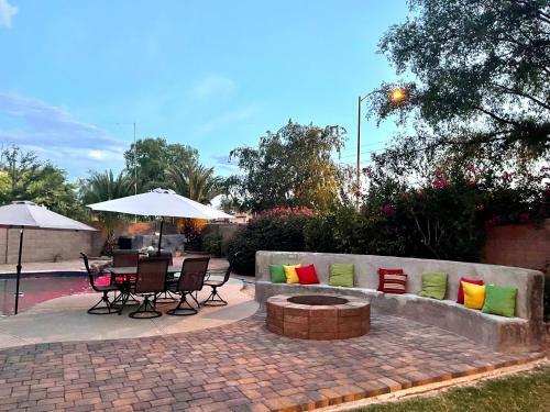Resort Style Desert Oasis, Pool, Golf, Billiards & Ping Pong
