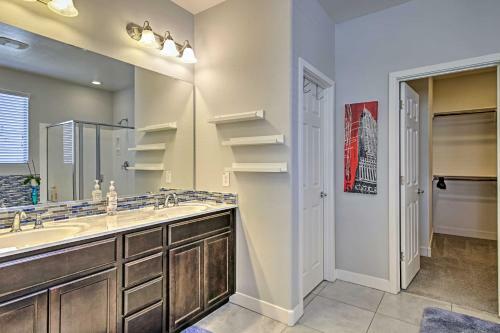 Contemporary Gilbert Home With Furnished Patio!