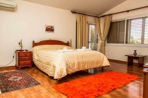 6 Bdr Villa With Tennis Court