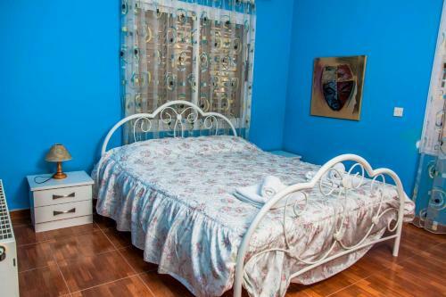 6 Bdr Villa With Tennis Court
