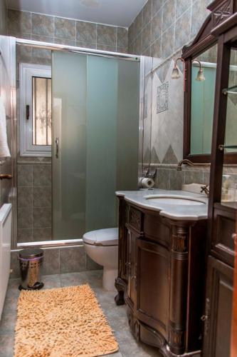 6 Bdr Villa With Tennis Court