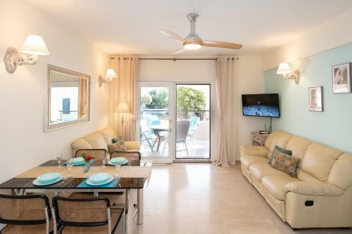 Dalia Seaside 2 Bedroom Apartment With Pool & Garden