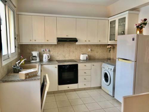 Universal Daphne 3 Bedroom Villa In Kato Paphos Paphos