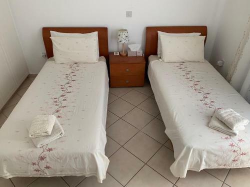 Limnaria Gardens: Sunny 2 Bed Apartment
