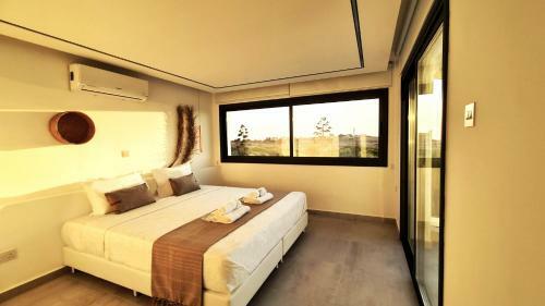 Phaedrus Living: Seaview Luxury Villa Venus