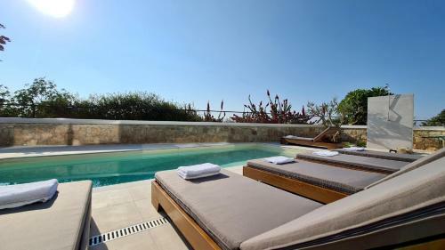 Phaedrus Living: Seaview Luxury Villa Venus