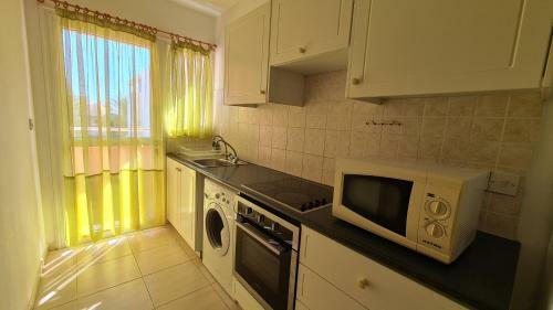 Central 2 Bedroom Apartment In Kato Paphos