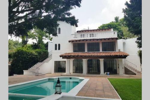 H&s Rent Casa Blanca Rest House.