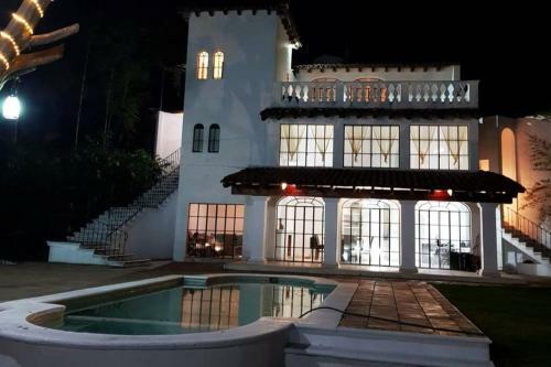 H&s Rent Casa Blanca Rest House.