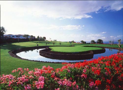 Bright And Calm Apartment With Pools, Golf Court