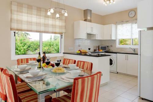 Villa Dentro Walking Distance To Coral Bay Centre