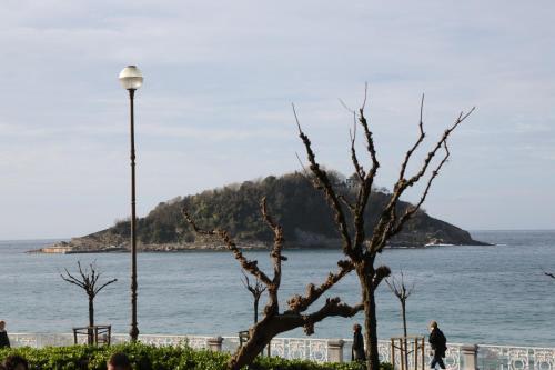 La Madame On La Concha Beach, Seaview Apartment