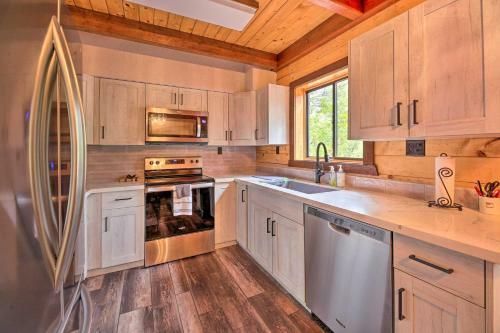 Dreamy Pinetop Log Cabin Golf, Hike And Ski!