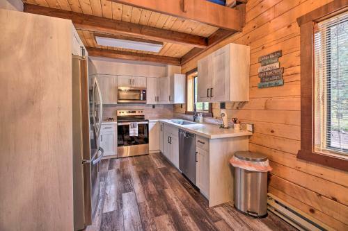 Dreamy Pinetop Log Cabin Golf, Hike And Ski!
