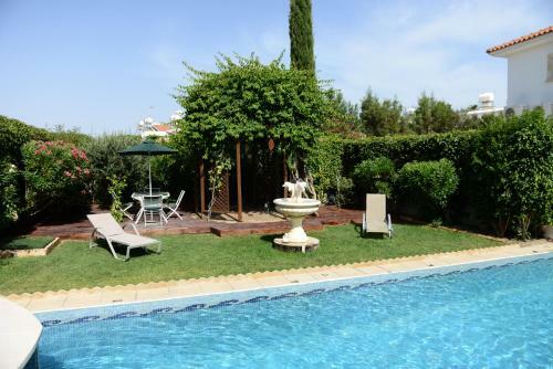 Villa Karythia
