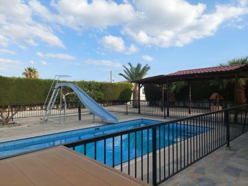 4 Bd Villa By Golden Bay Beach In Pyla