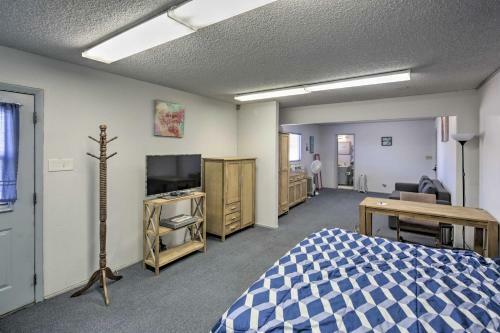 Apartment About 12 Mi From Hualapai Mountain Park