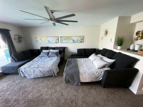 Palm Paradise Water Views Heated Pool & Spa!