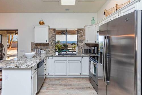 New! 3br Tropical Oasis Pool And Stunning Views