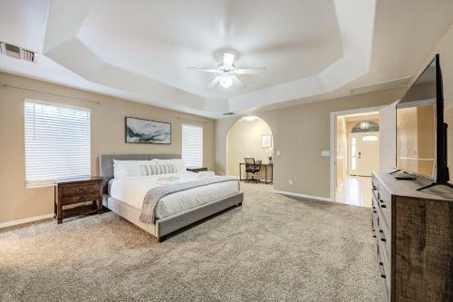 Spacious & Updated House Pool
