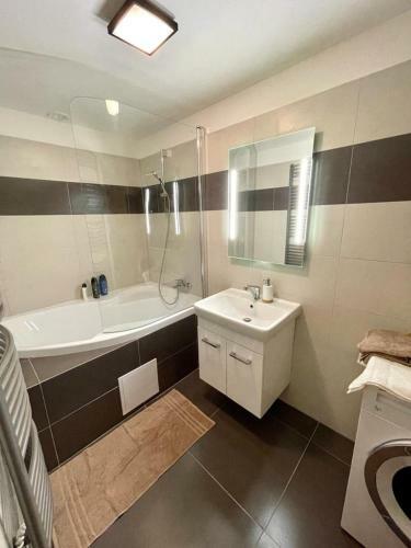 Angel Apartment ?ern� D?l