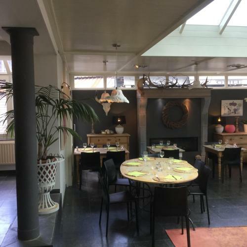 Hotel C�t� Cour