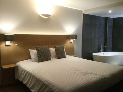 Hotel C�t� Cour