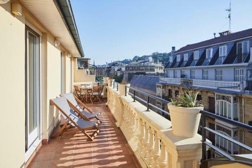 Prim Apartment By Basque Homes