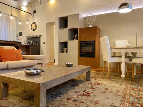 Kindness Art Apartment In Historic Center