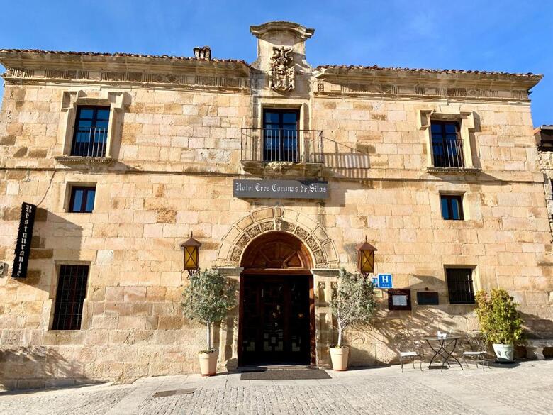 Hotel Tres Coronas De Silos