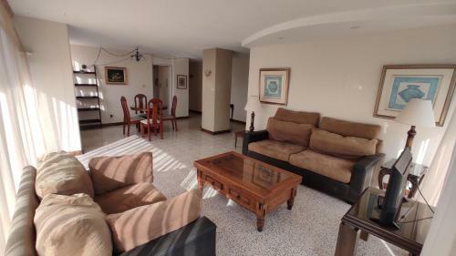 Apartamento Grande 3 Habitaciones Z10