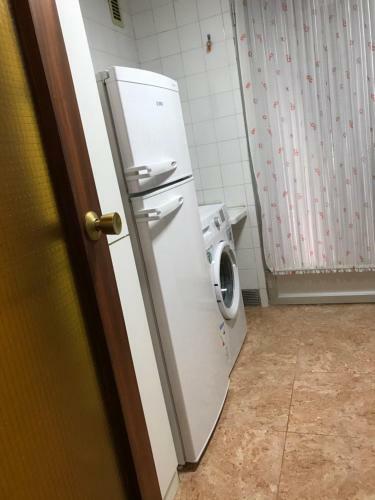 Inviting 2-bed Apartment In Sax Historical Spain