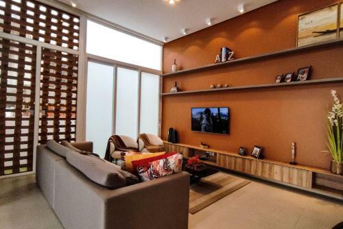 Casa Espetacular Em Condom�nio Com �rea Gourmet