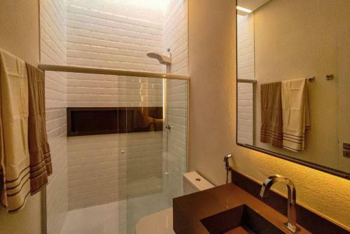 Casa Espetacular Em Condom�nio Com �rea Gourmet