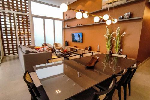 Casa Espetacular Em Condom�nio Com �rea Gourmet