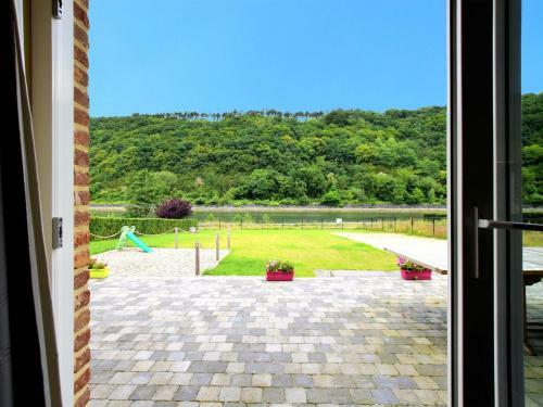 Modern Holiday Home In Hastiere Near Forest