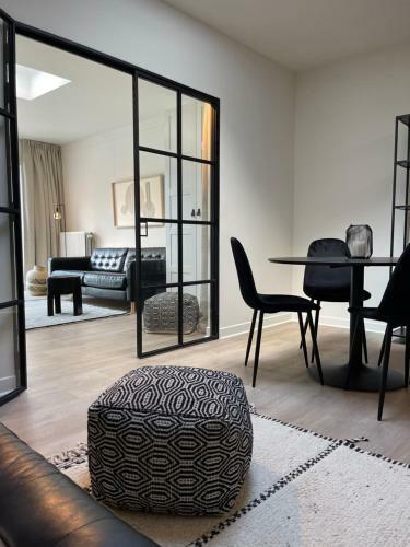 Unique Luxury Apartment With Cosy Garden!