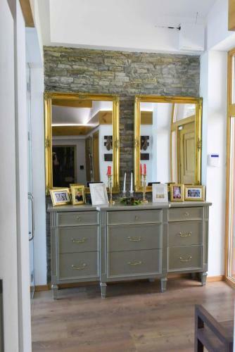 Luxurious Chalet Near Pirin Golf