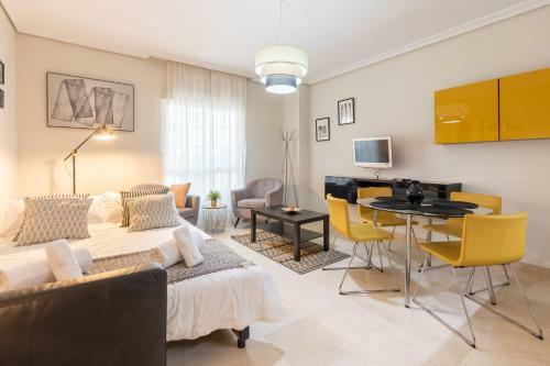 Apartamento San Jacinto Triana Deluxe By Valcambre