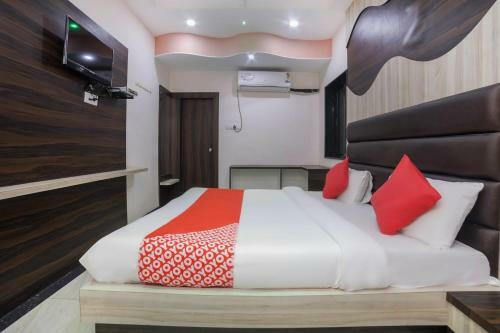 Hotel Oyo 61135 Halwai Association