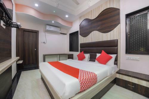 Hotel Oyo 61135 Halwai Association