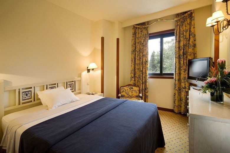 Real Residencia Suite Hotel