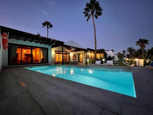 Villa Vista Del Mar - Oceanfront Luxury With Private Pool