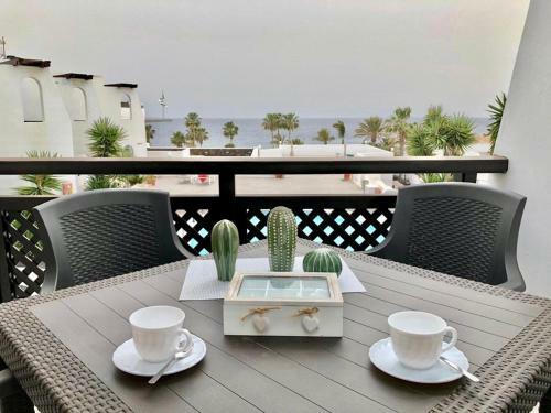 Los Arcos Apartment. Sea View