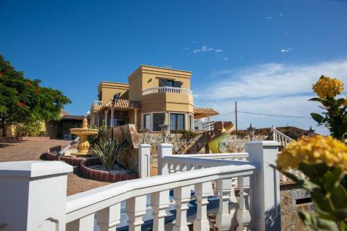 Villa Las Cuevas