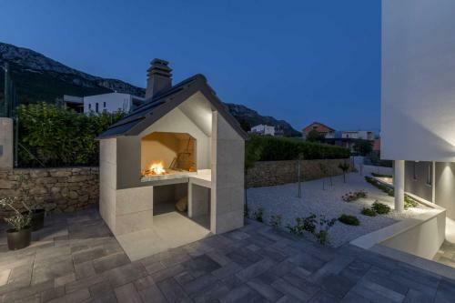 Luxury Villa Adonis Split With Private Pool, Jacuzzi, Sauna And Gym
