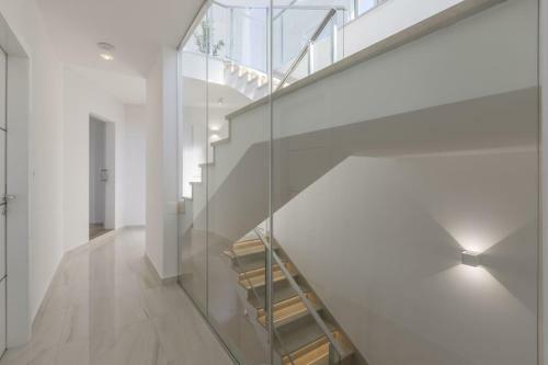 Luxury Villa Adonis Split With Private Pool, Jacuzzi, Sauna And Gym